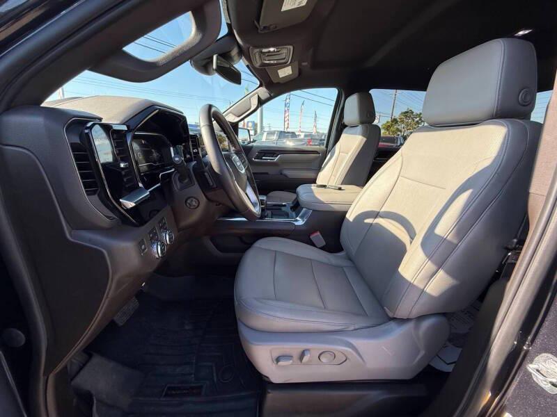 used 2023 GMC Sierra 1500 car, priced at $37,995