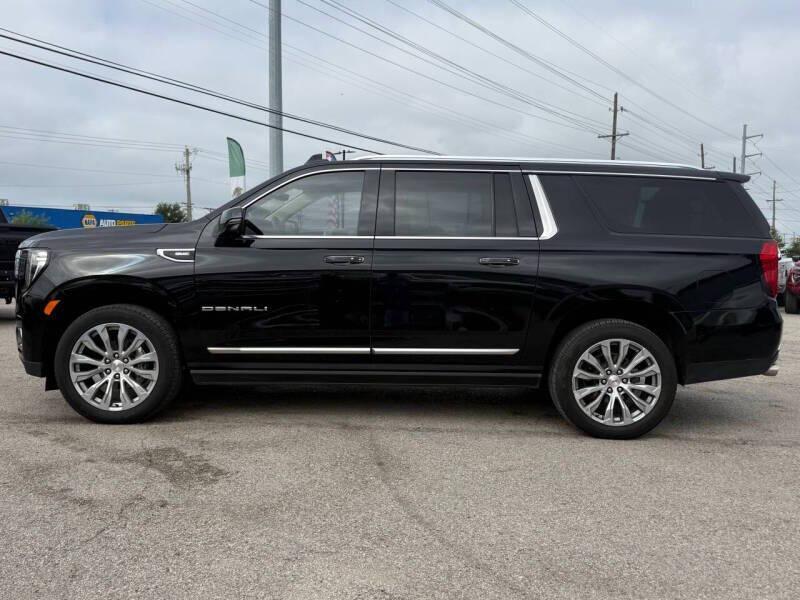used 2022 GMC Yukon XL car, priced at $38,995