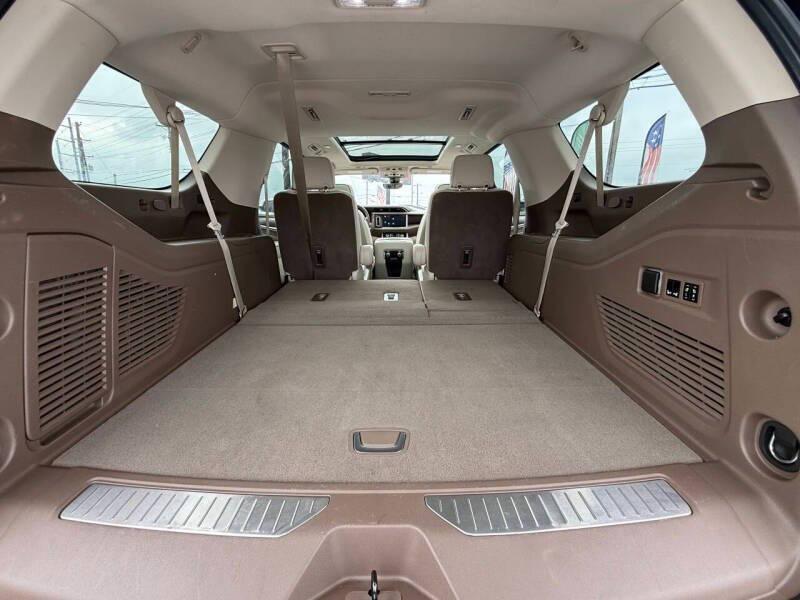 used 2022 GMC Yukon XL car, priced at $38,995