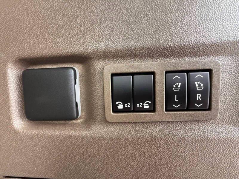 used 2022 GMC Yukon XL car, priced at $38,995