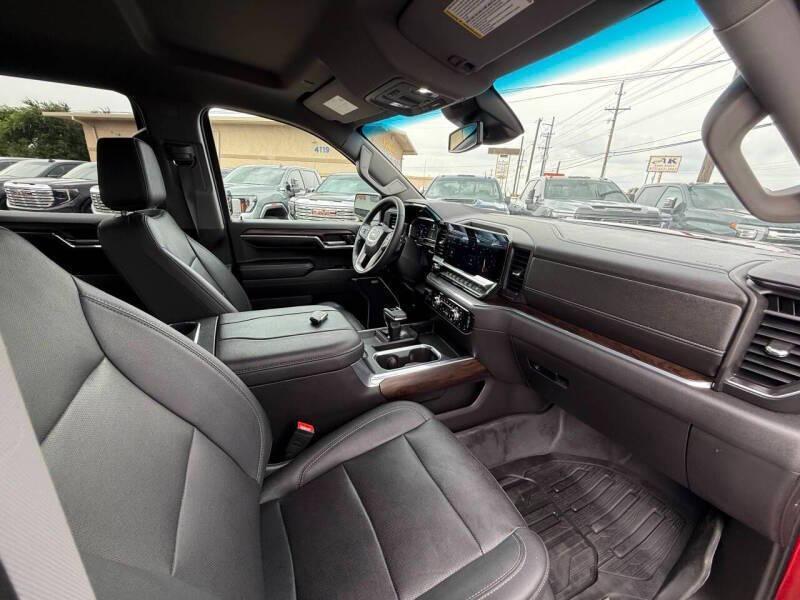 used 2023 GMC Sierra 1500 car, priced at $31,995