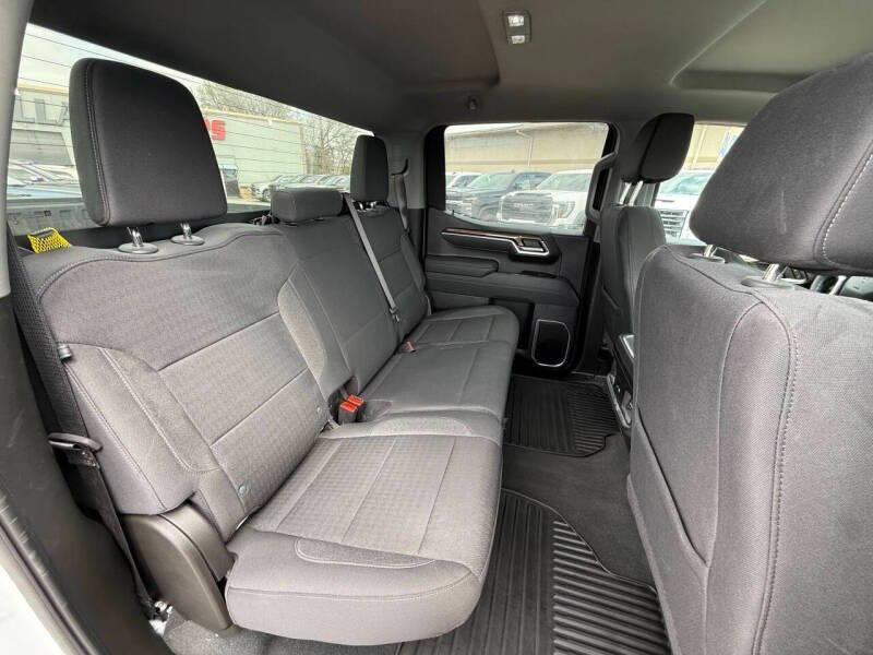 used 2025 Chevrolet Silverado 1500 car, priced at $32,995