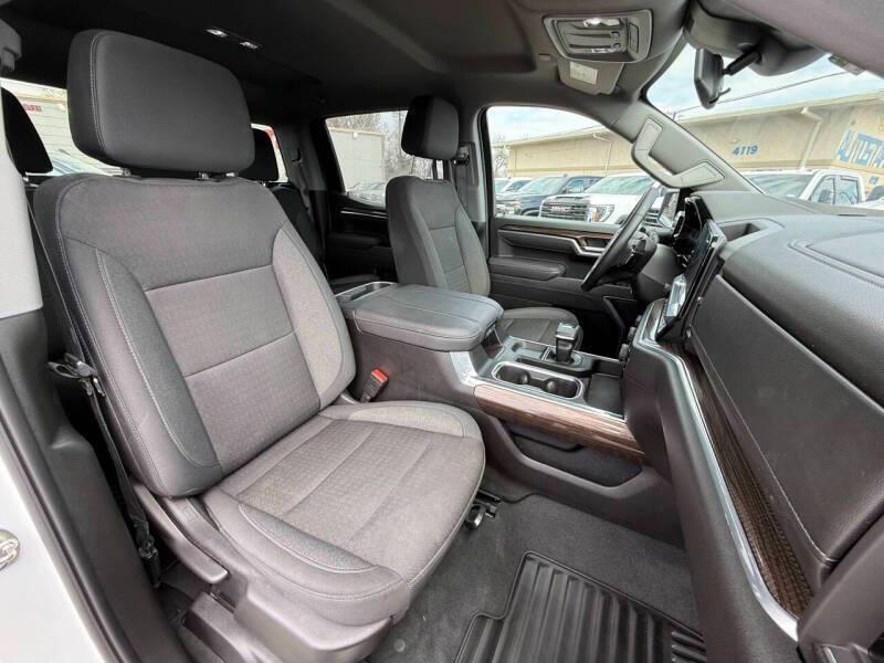 used 2025 Chevrolet Silverado 1500 car, priced at $32,995