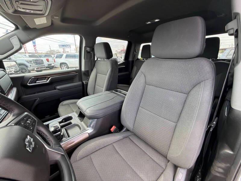 used 2025 Chevrolet Silverado 1500 car, priced at $32,995