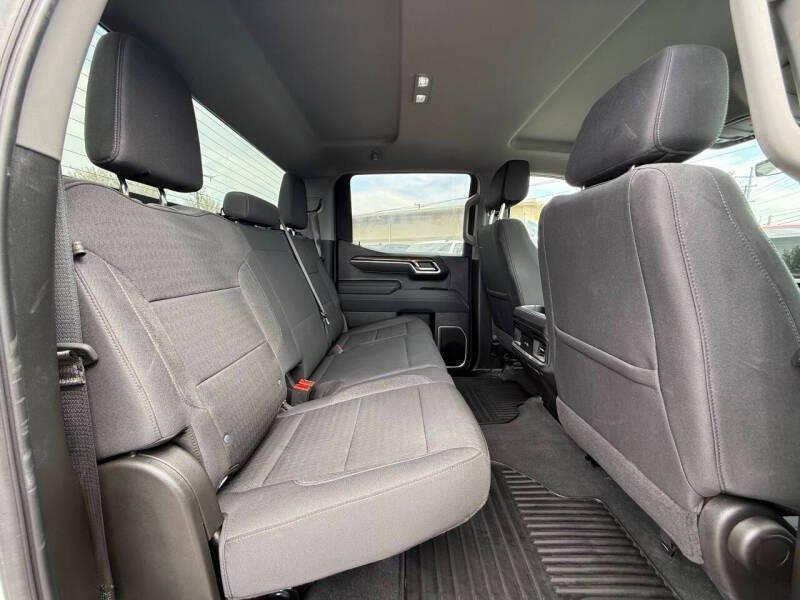 used 2025 Chevrolet Silverado 1500 car, priced at $32,995