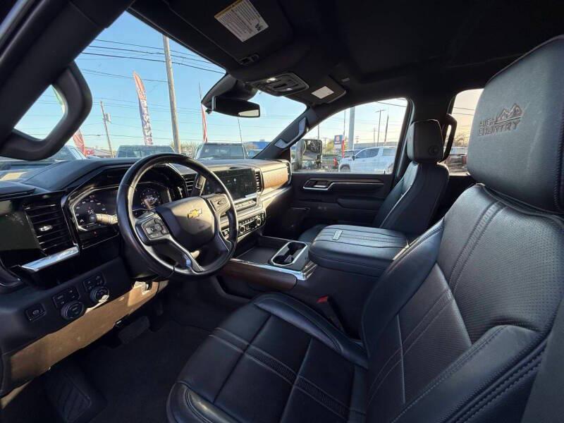 used 2024 Chevrolet Silverado 2500 car, priced at $32,995