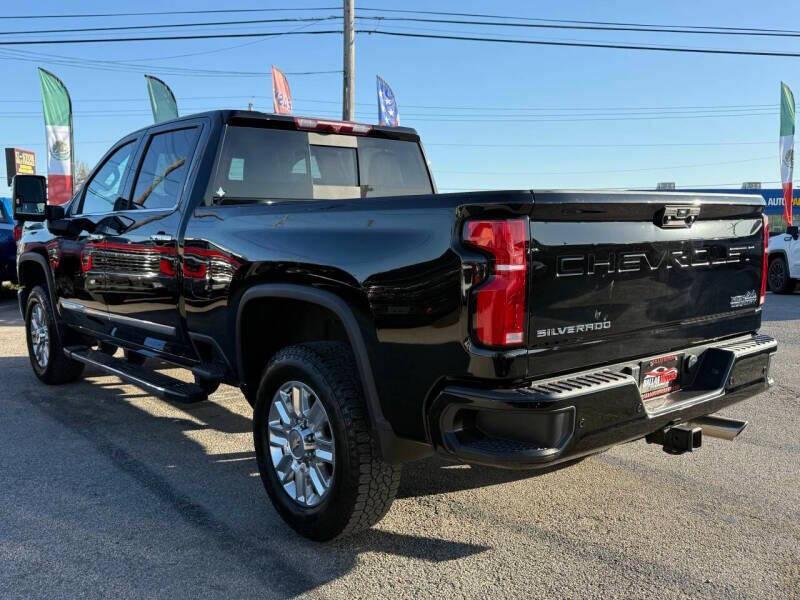 used 2024 Chevrolet Silverado 2500 car, priced at $32,995