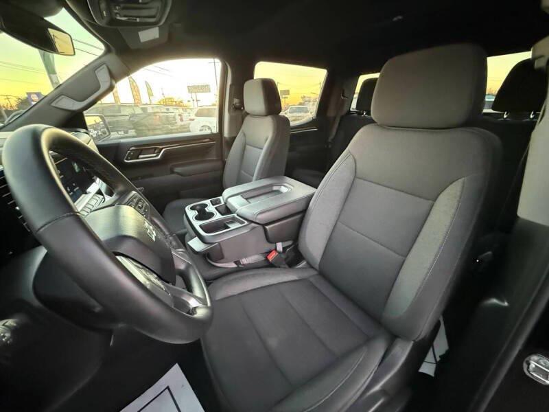 used 2024 Chevrolet Silverado 1500 car, priced at $29,995