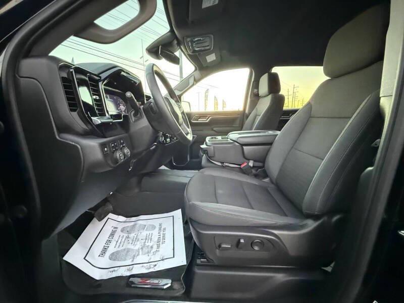 used 2024 Chevrolet Silverado 1500 car, priced at $29,995