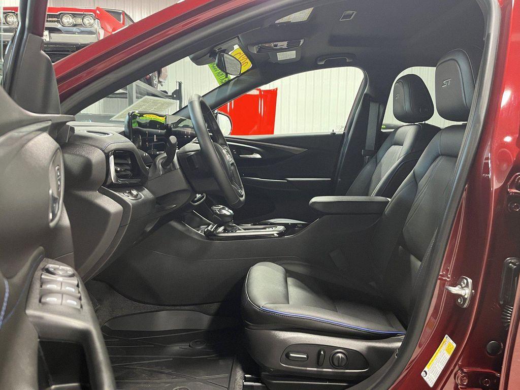 used 2025 Buick Envista car, priced at $26,990