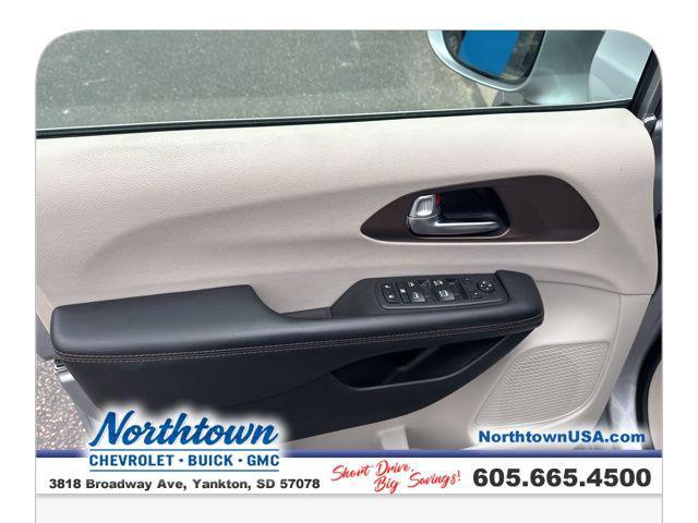 used 2018 Chrysler Pacifica car, priced at $12,987