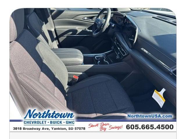 new 2026 Chevrolet Traverse car, priced at $40,095