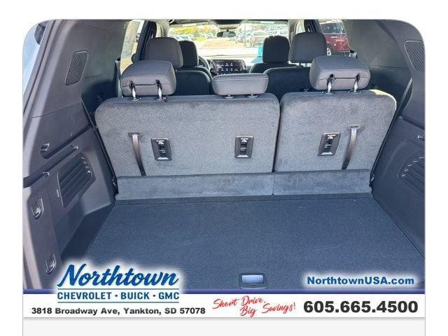 new 2026 Chevrolet Traverse car, priced at $40,095