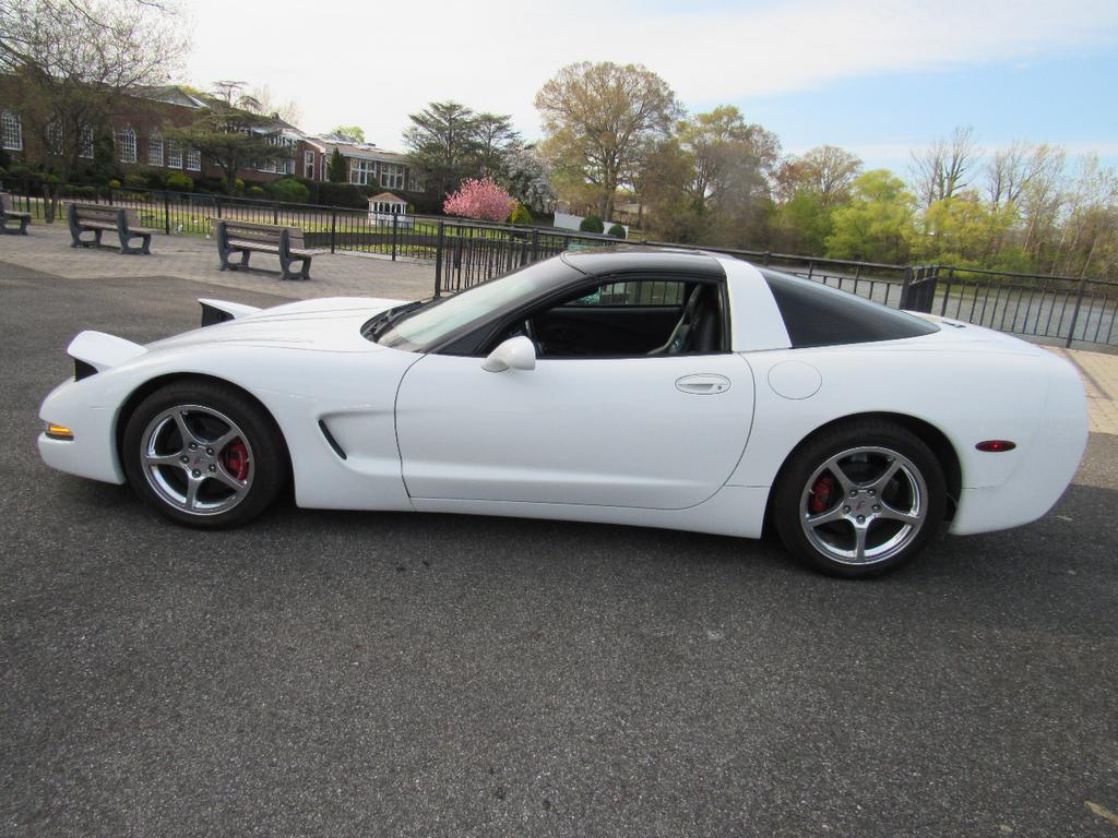 used 1998 Chevrolet Corvette car, priced at $14,999