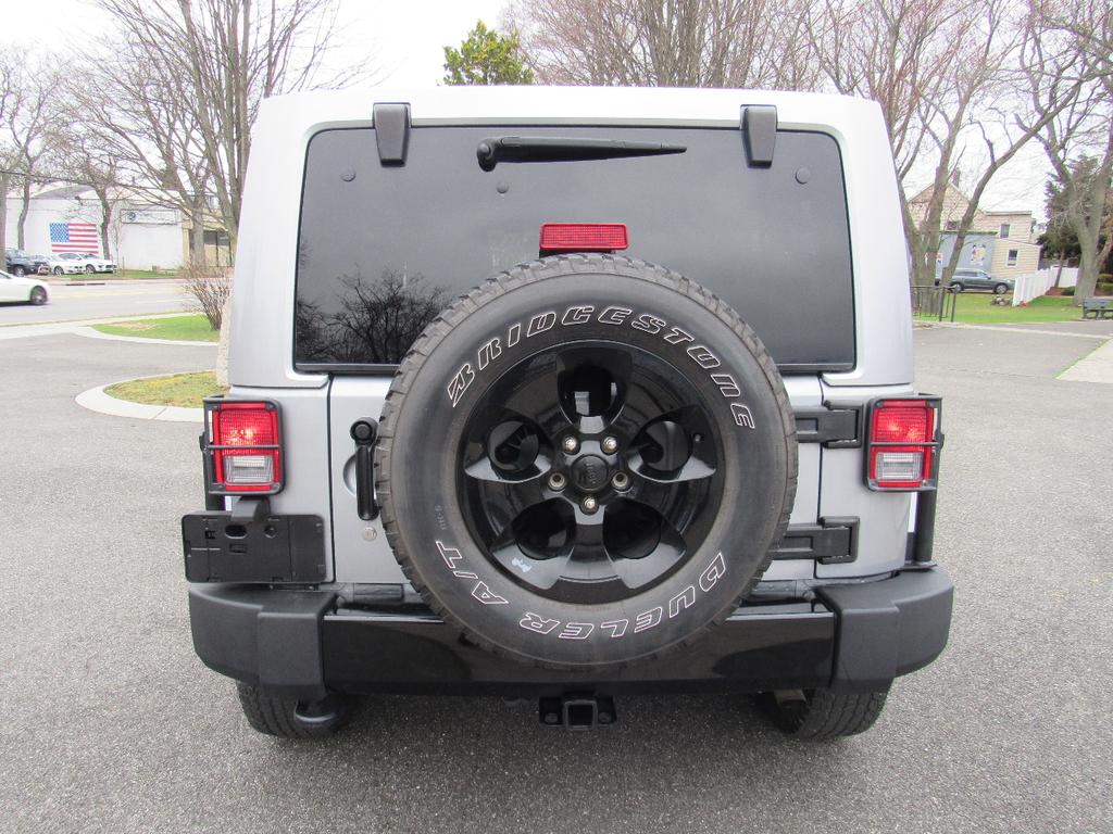 used 2015 Jeep Wrangler Unlimited car, priced at $13,500