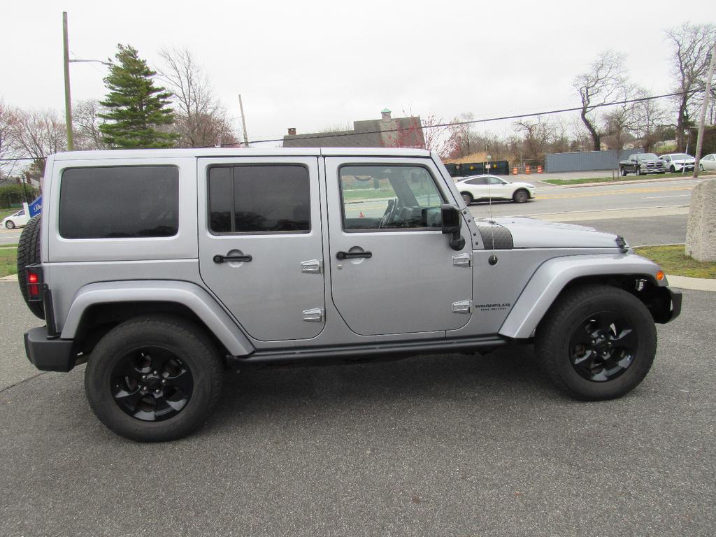 used 2015 Jeep Wrangler Unlimited car, priced at $13,500