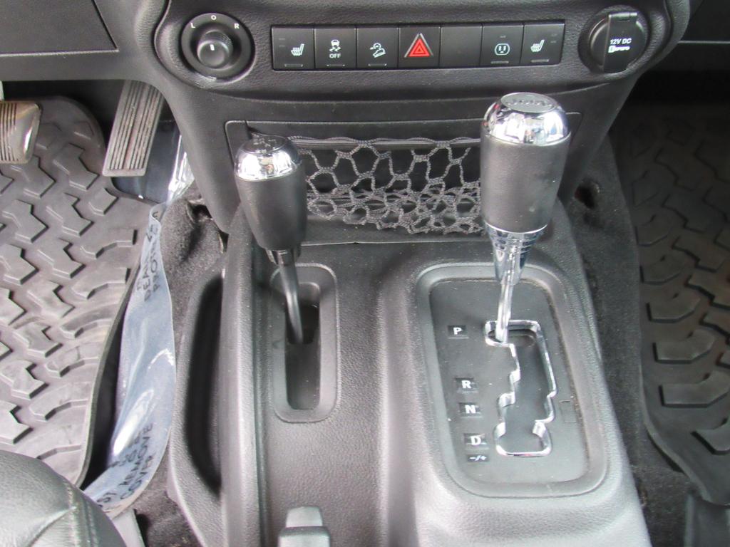 used 2015 Jeep Wrangler Unlimited car, priced at $13,500