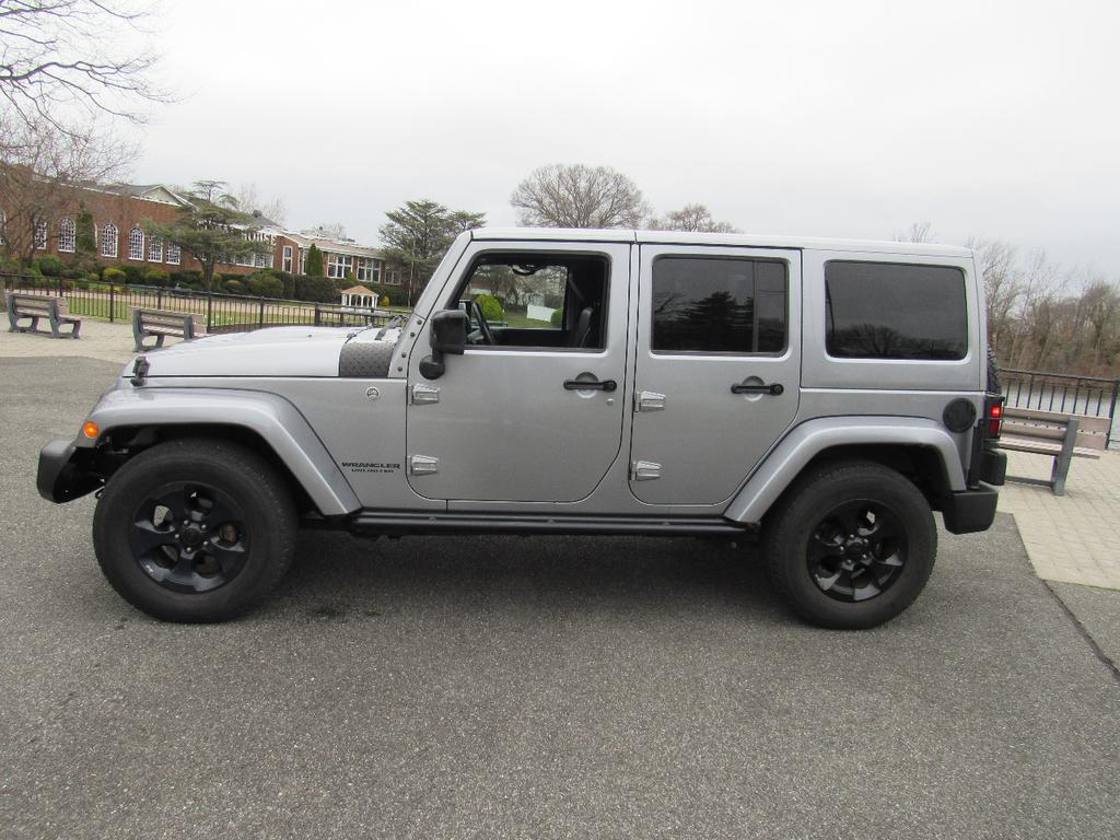used 2015 Jeep Wrangler Unlimited car, priced at $13,500