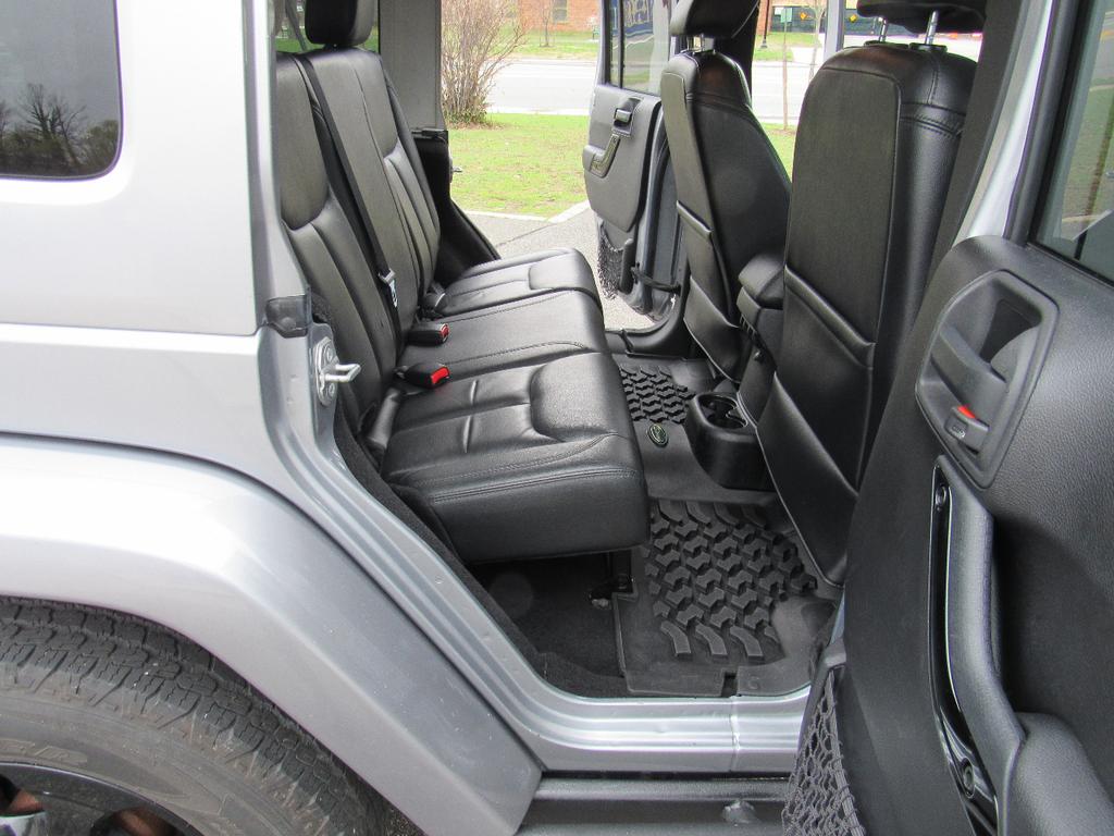 used 2015 Jeep Wrangler Unlimited car, priced at $13,500