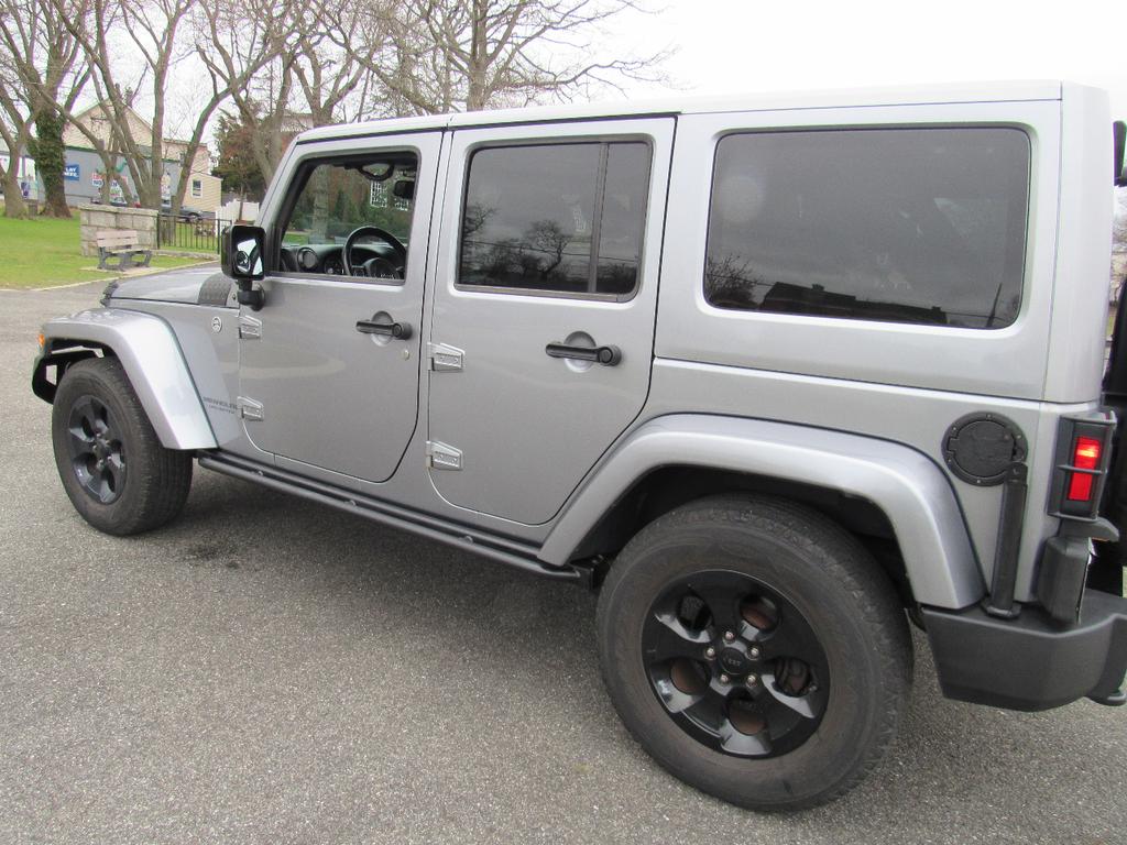 used 2015 Jeep Wrangler Unlimited car, priced at $13,500