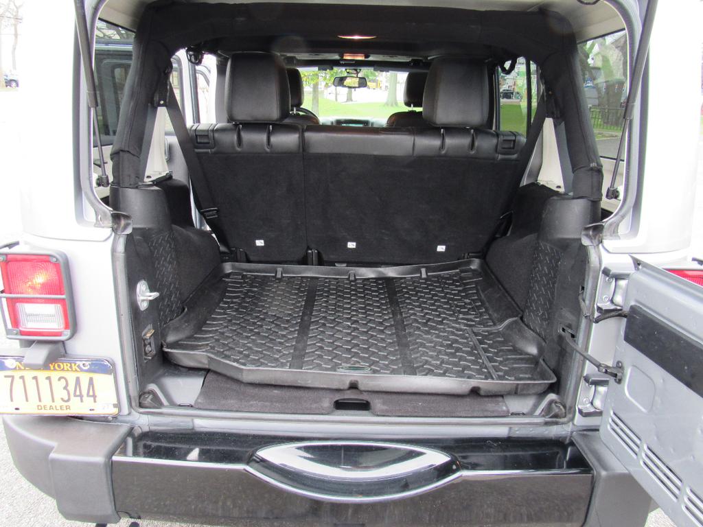 used 2015 Jeep Wrangler Unlimited car, priced at $13,500
