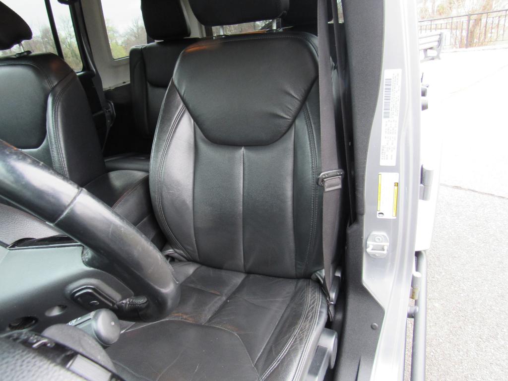 used 2015 Jeep Wrangler Unlimited car, priced at $13,500