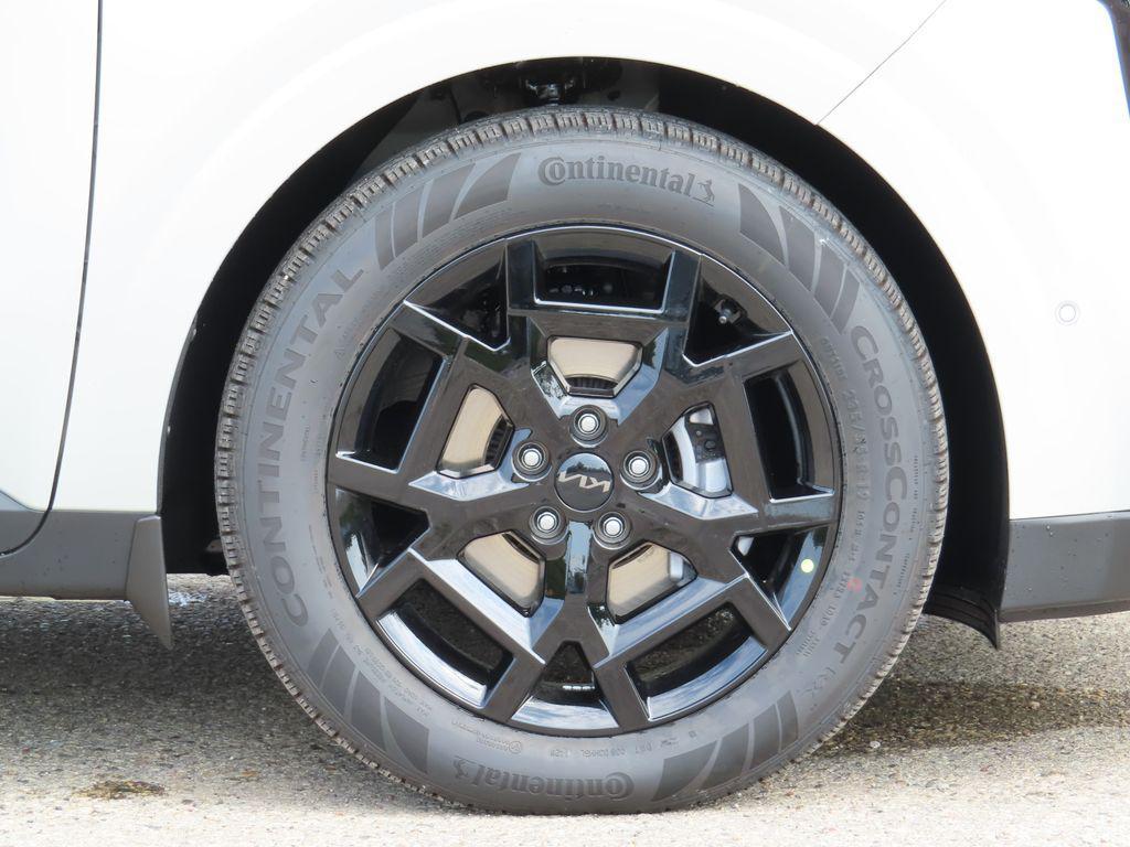 new 2027 Kia Carnival car, priced at $49,005