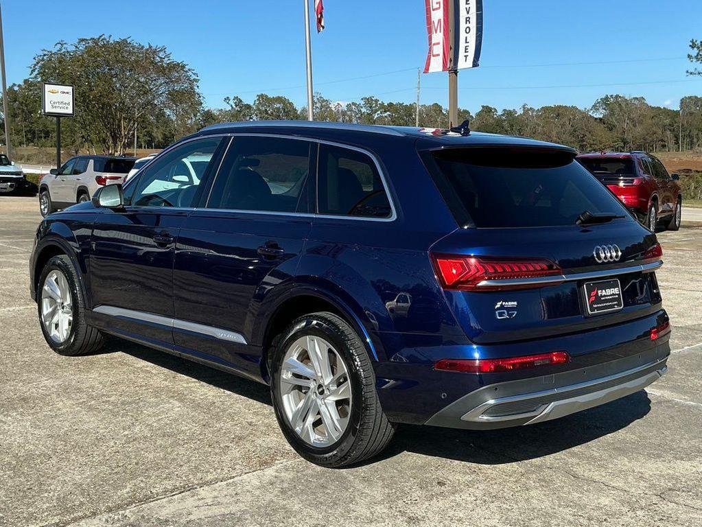 used 2022 Audi Q7 car, priced at $28,000