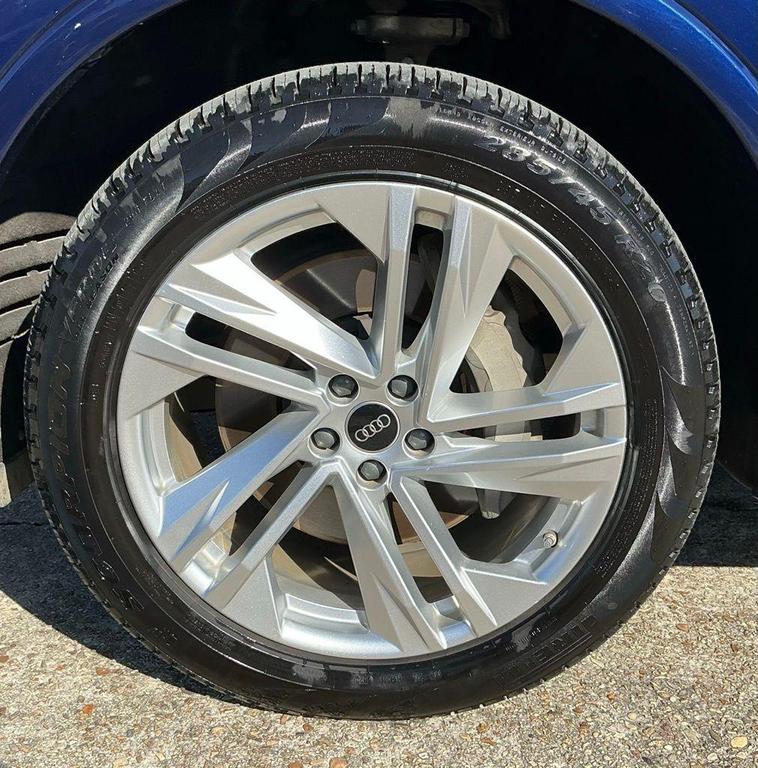 used 2022 Audi Q7 car, priced at $28,000
