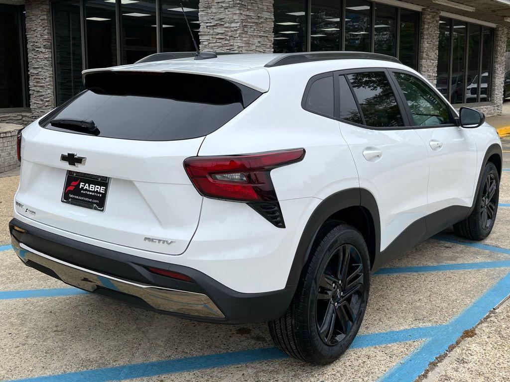 new 2026 Chevrolet Trax car, priced at $25,990