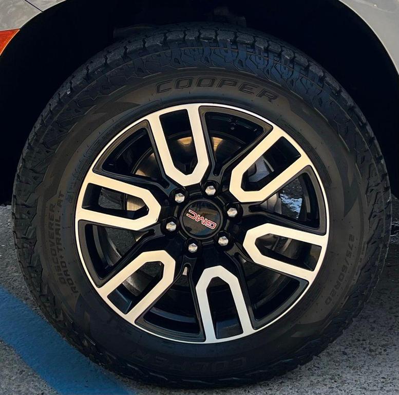 used 2023 GMC Yukon XL car, priced at $59,000