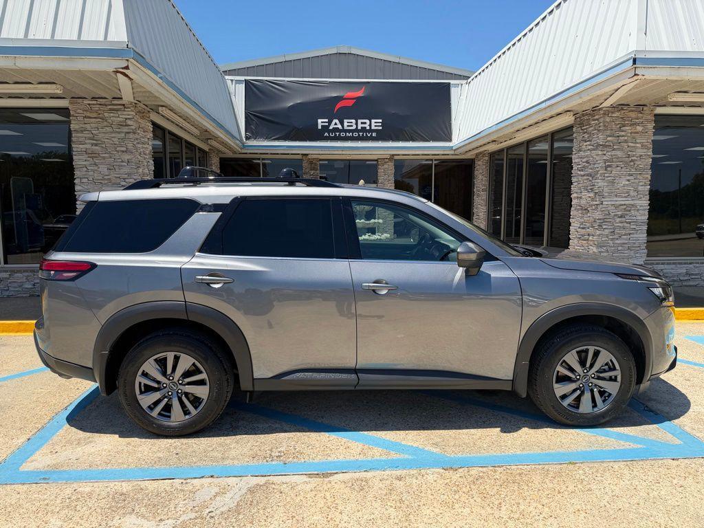 used 2025 Nissan Pathfinder car, priced at $33,500