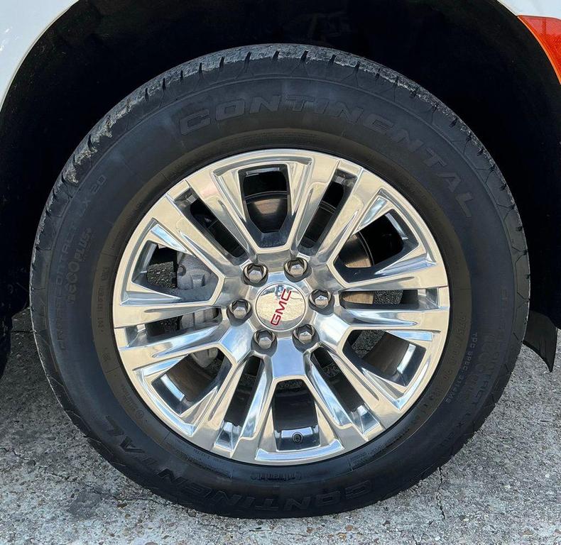 used 2024 GMC Yukon car, priced at $55,500