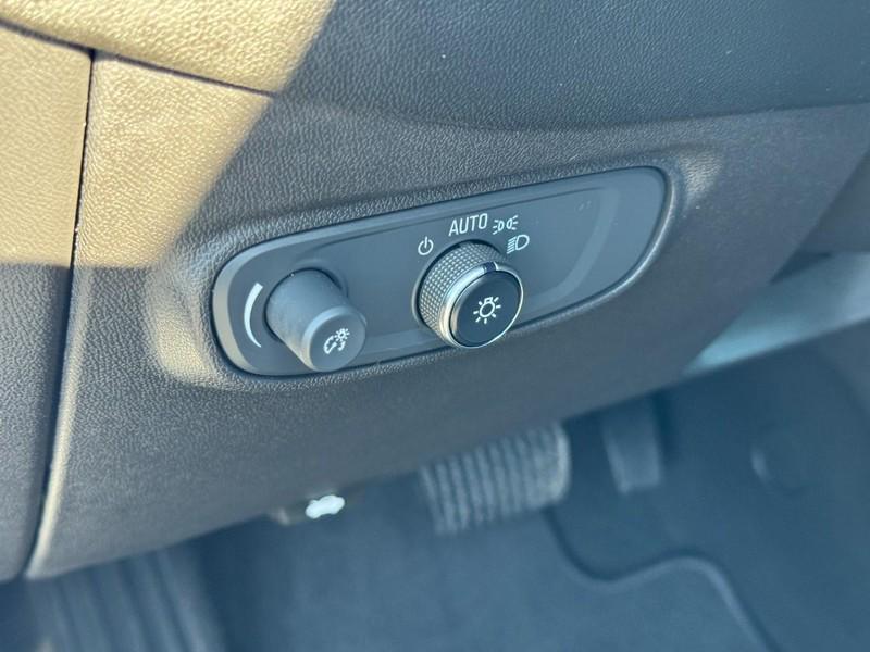 used 2022 Chevrolet Equinox car, priced at $18,490