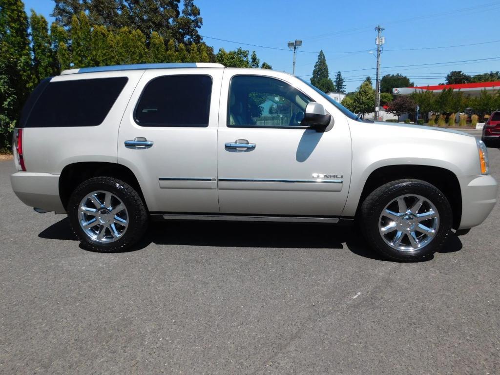 used 2013 GMC Yukon car, priced at $9,495