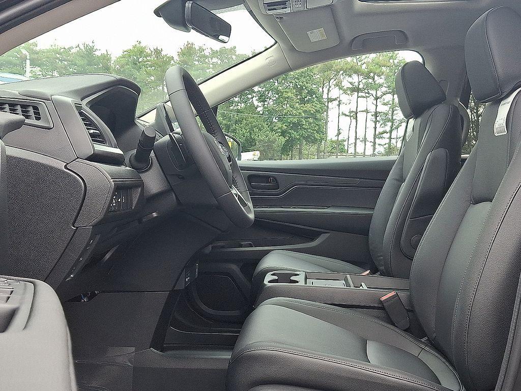 new 2026 Honda Odyssey car, priced at $44,290