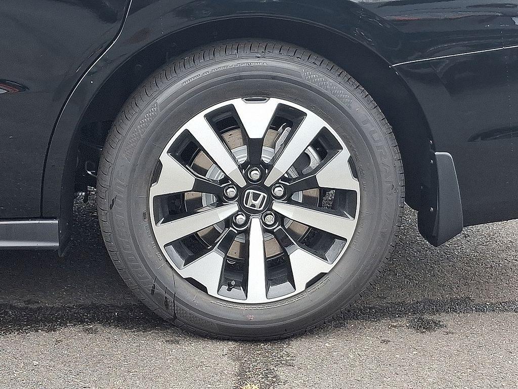 new 2026 Honda Odyssey car, priced at $44,290