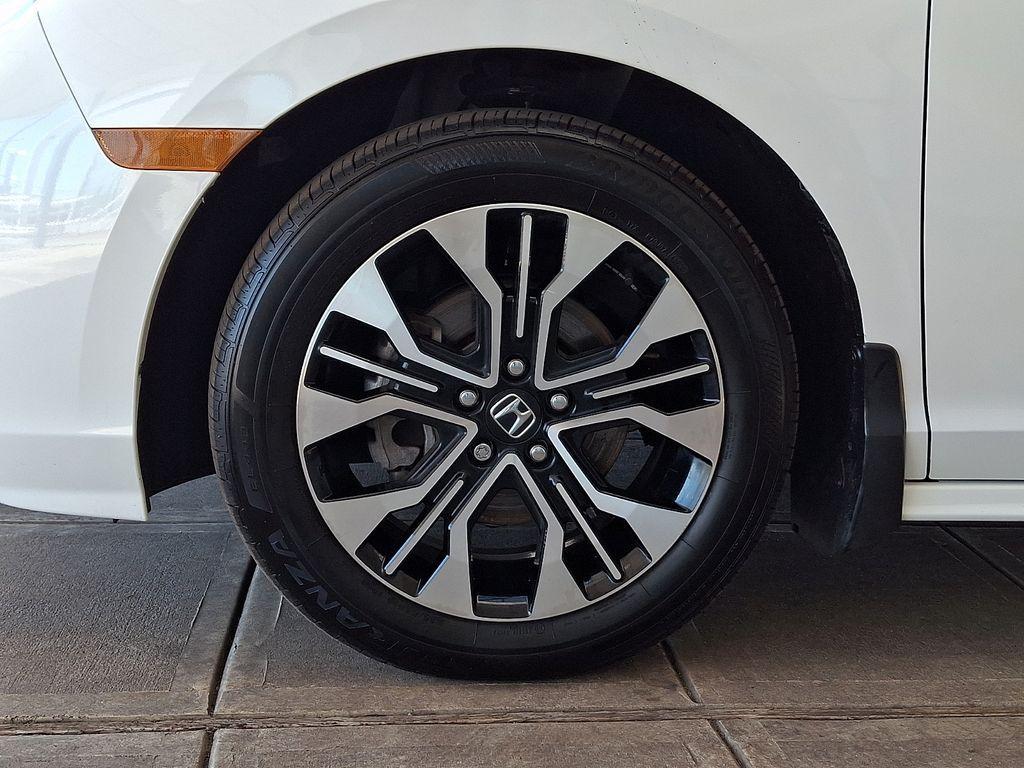 used 2025 Honda Odyssey car, priced at $45,518