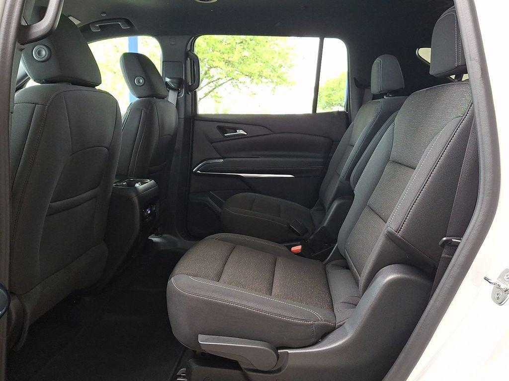 used 2024 Chevrolet Traverse car, priced at $34,600