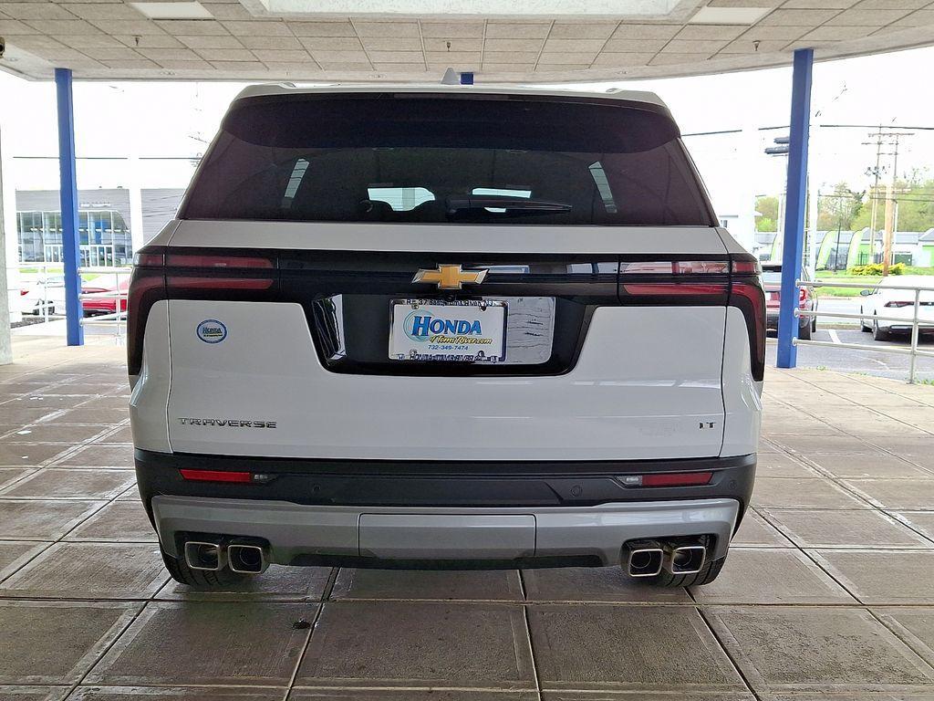 used 2024 Chevrolet Traverse car, priced at $34,600