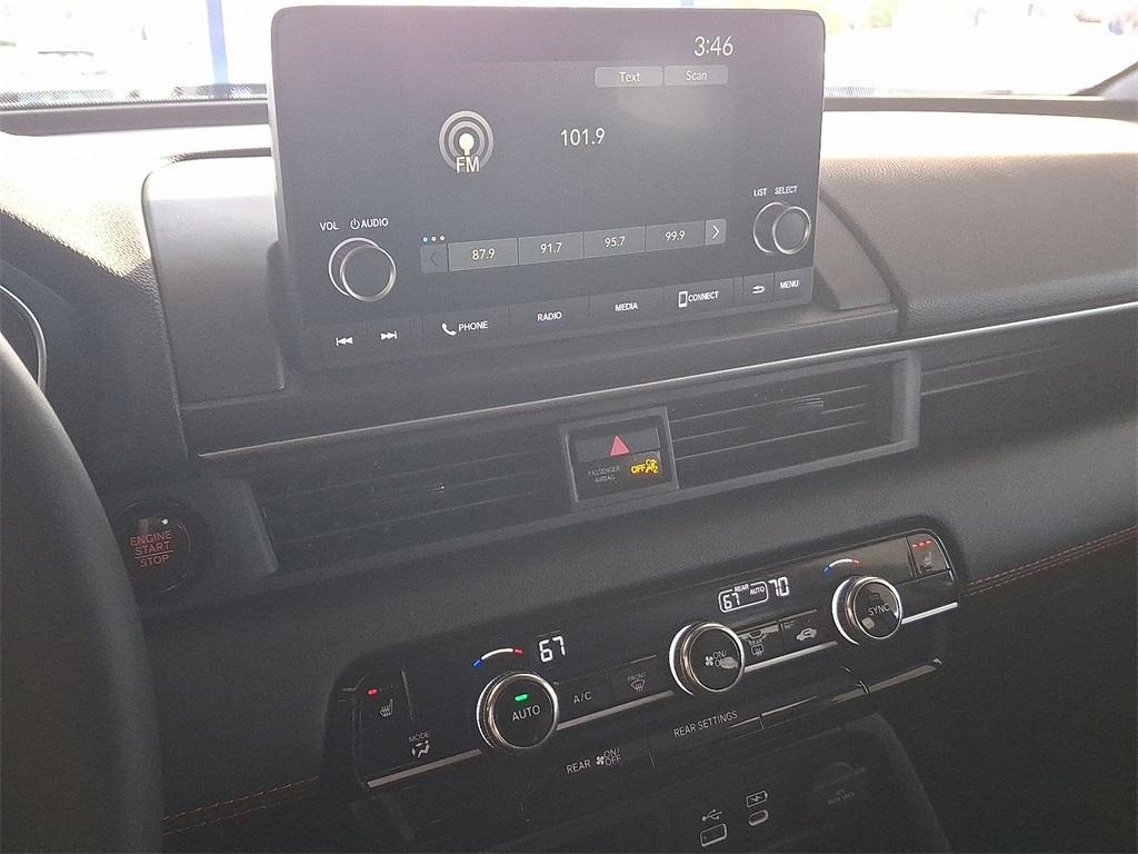 new 2025 Honda Pilot car, priced at $45,275