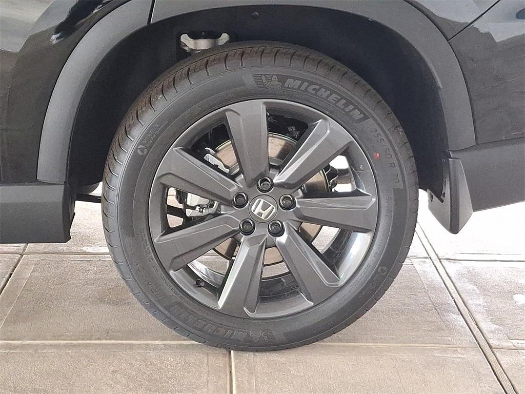 new 2025 Honda Pilot car, priced at $45,275