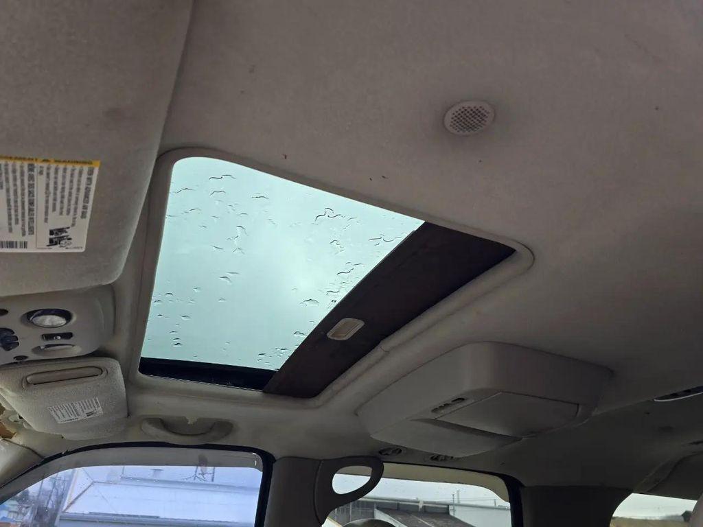 used 2004 Chevrolet Suburban car