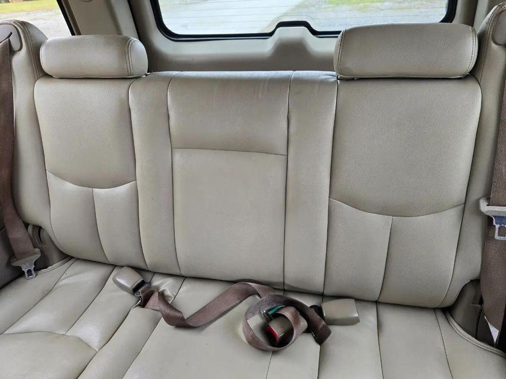 used 2004 Chevrolet Suburban car