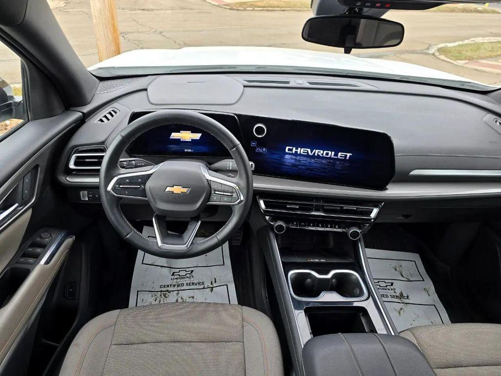 used 2024 Chevrolet Traverse car, priced at $37,300