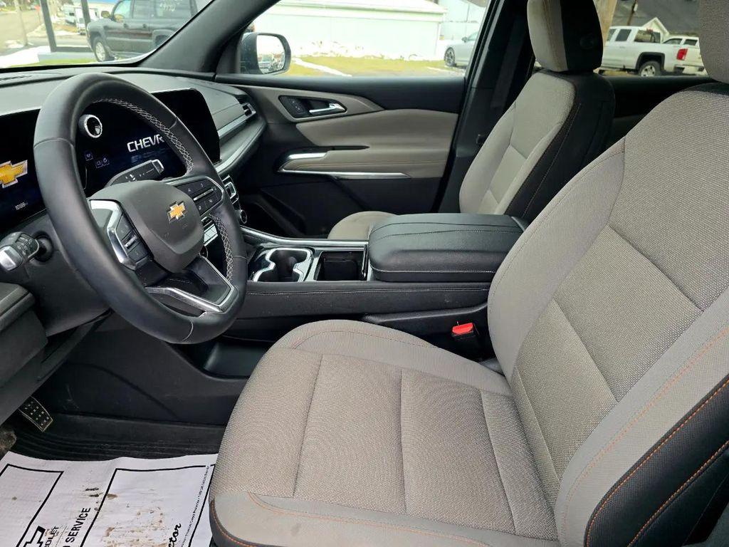 used 2024 Chevrolet Traverse car, priced at $37,300