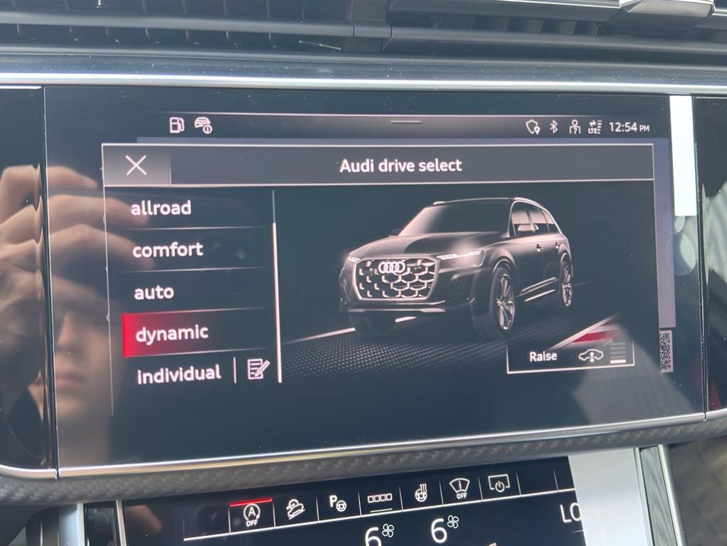 new 2026 Audi Q7 car, priced at $87,839
