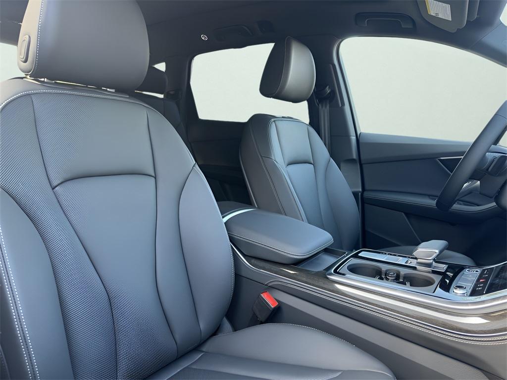 new 2026 Audi Q7 car, priced at $76,910