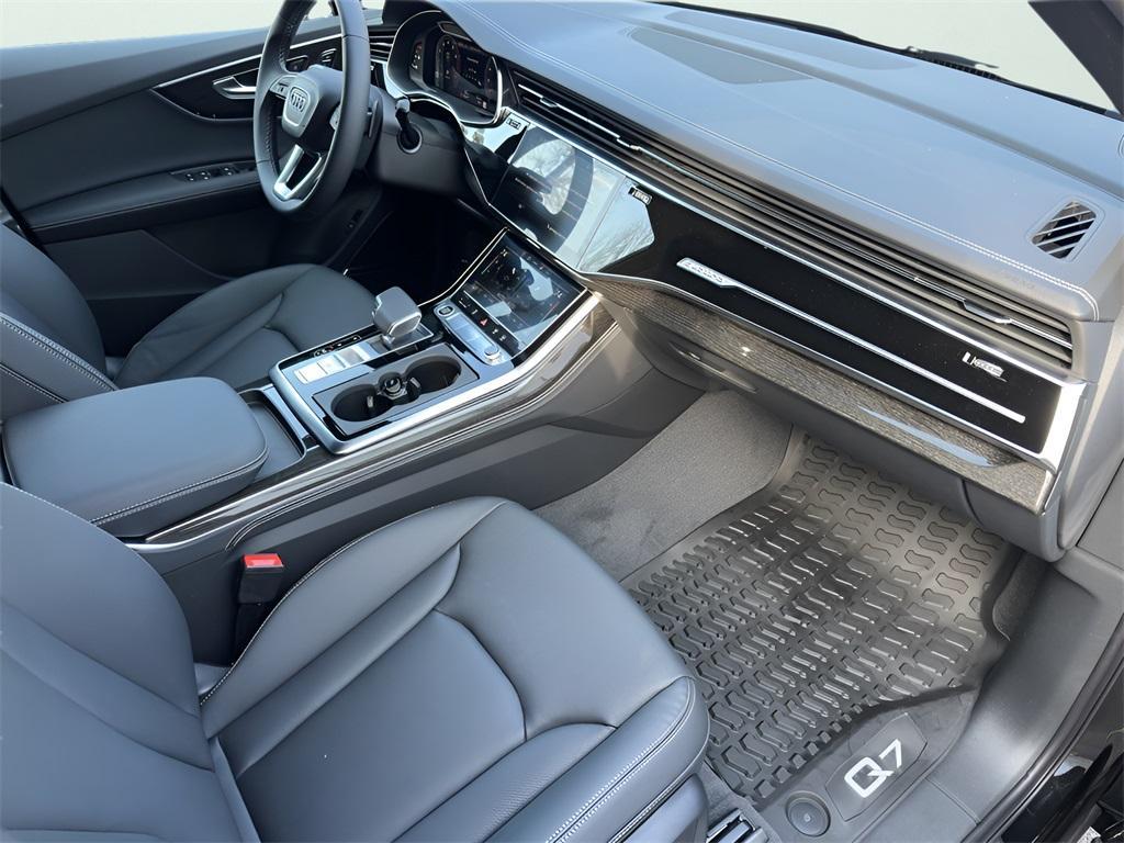 new 2026 Audi Q7 car, priced at $76,910