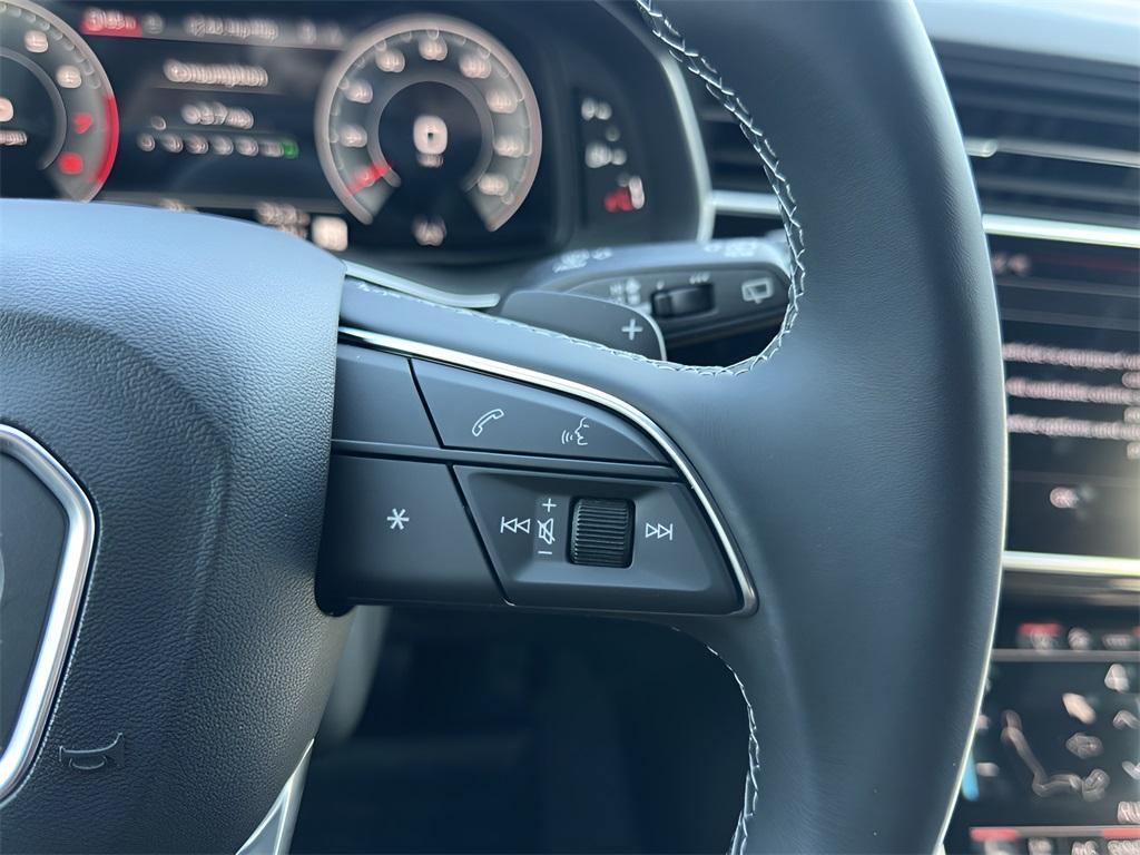 new 2026 Audi Q7 car, priced at $76,910